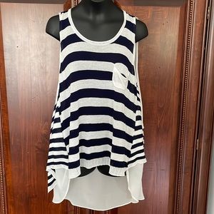 Spanner sleeveless loose knit front back has white knit top and sheer below Sz M